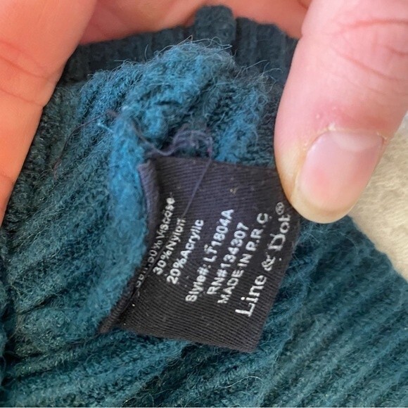 Line & Dot size small Dark Green Balloon Sleeve Ribbed Cropped Mock Neck Sweater - Picture 4 of 7